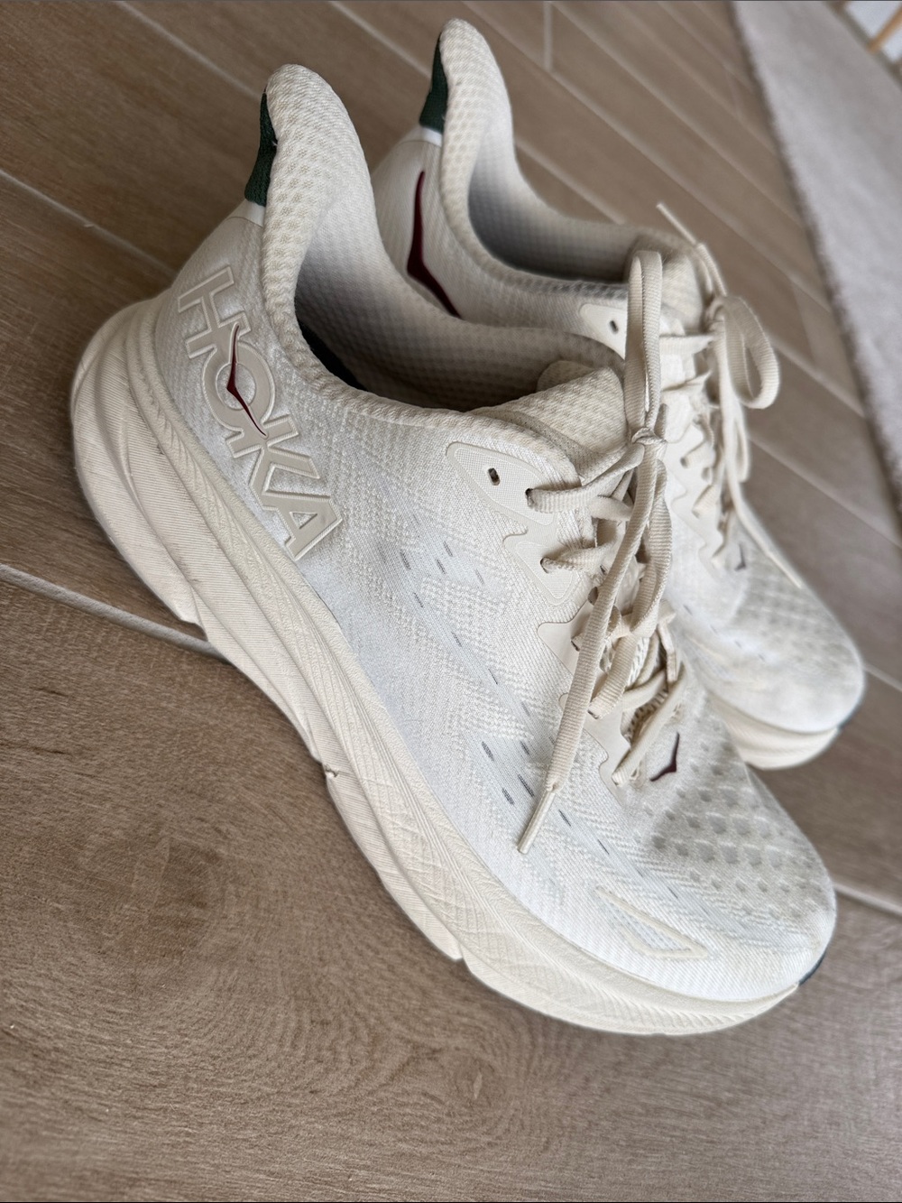 Men’s Hoka One One Clifton Oat Milk Alabaster Size 10.5